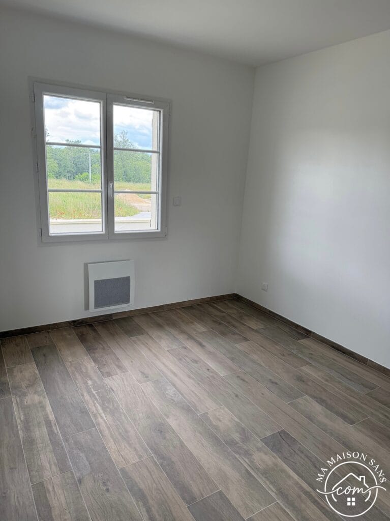 chambre avec carrelage effet parquet