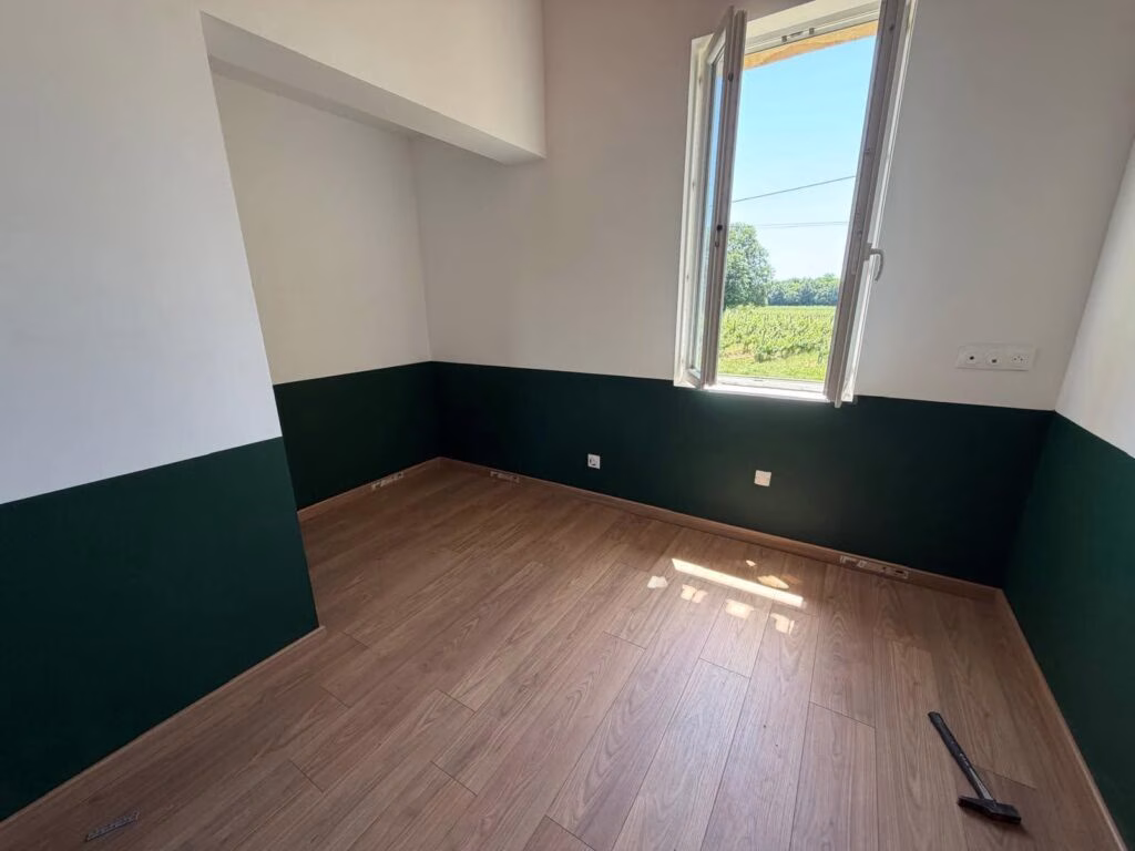 Chambre étage, maison en pierre, Nérigean Sans Frais d'agence direct propriétaire.